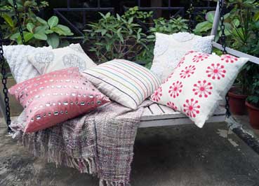 outdoor_pillows_cushions